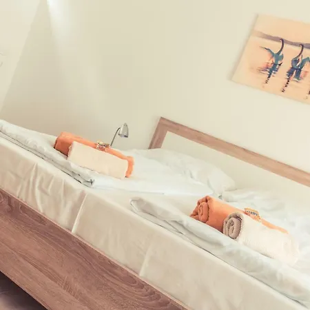 Appartement Sekli Panzio à Balatonlelle Extérieur photo
